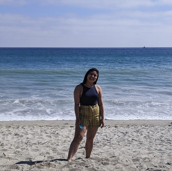 Meet Your Posher / FYI - Picture 1 of 2